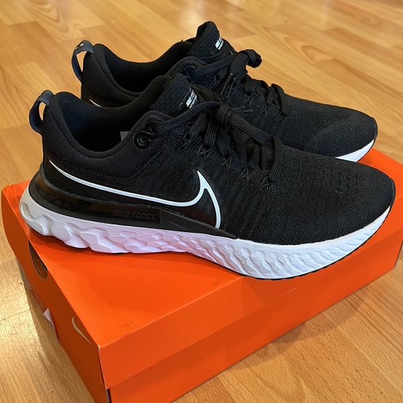 Nike Men's React Infinity Run Flyknit 2 Running Shoes Black - Picture 12 of 12